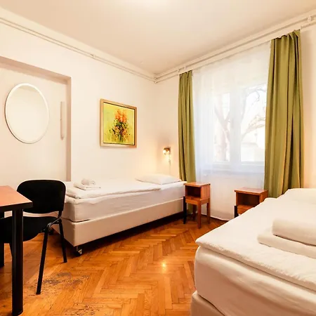 Pod Lipo Gæstehus 2*