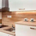 بيت ضيافة Pod Lipo 2*