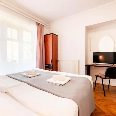 Pod Lipo 2* Ljubljana
