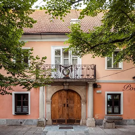 בית הארחה Pod Lipo 2*