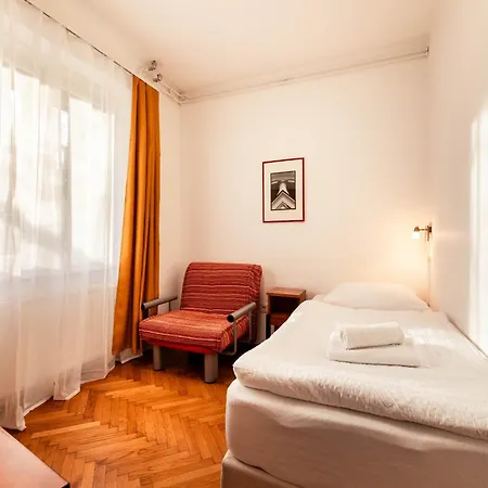 Pod Lipo בית הארחה 2*