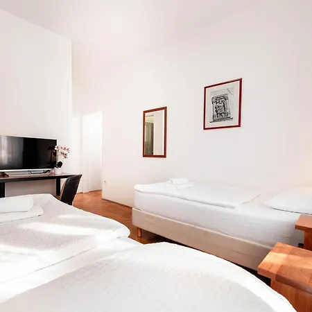 Pod Lipo בית הארחה