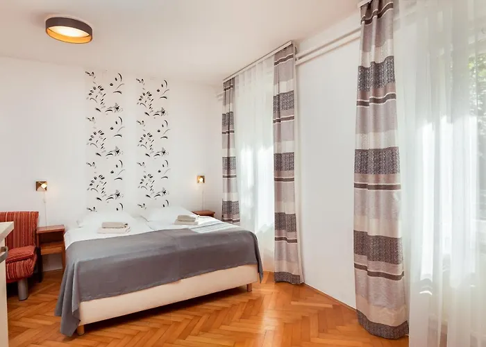 招待所 布丁膳食公寓 2*